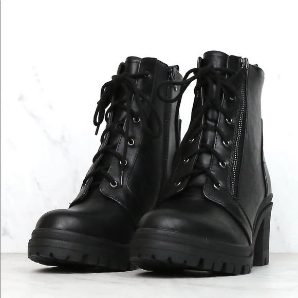 Black Lug sole lace up combat boots - Picture 6 of 7